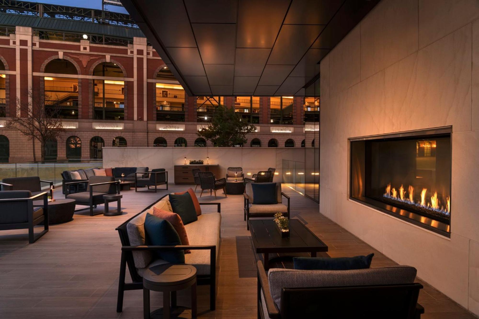 Loews Arlington Hotel Exterior photo